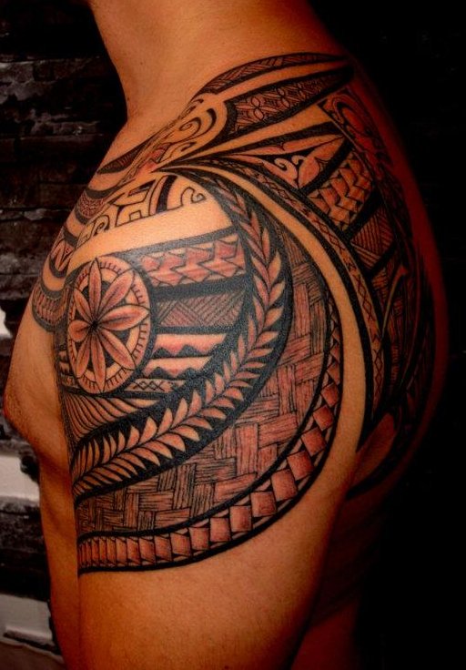 Brilliant Polynesian Samoan Tattoo On Left Shoulder