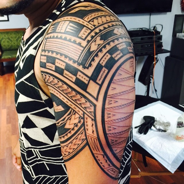 Brilliant Samoan Tribal Tattoo On Left Half Sleeve