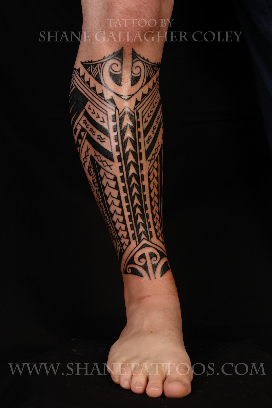 Brilliant Tribal Samoan Tattoo On Leg