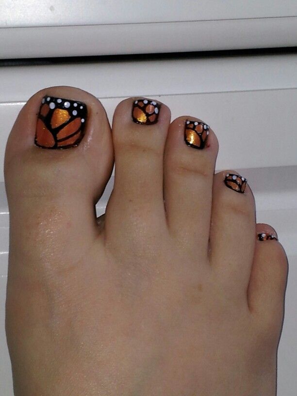 27+ Most Wonderful Butterfly Nail Art For Toe Nails