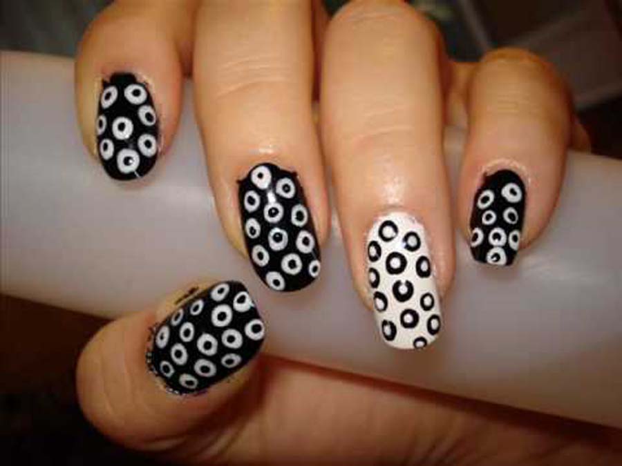 Classy Black And White Polka Dots Nail Art Idea