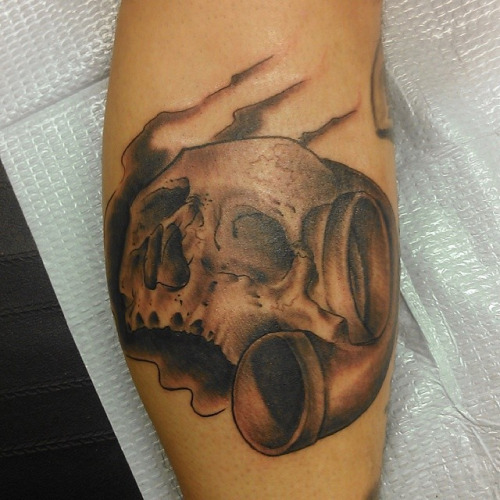 Dark Grey Turbo Skull Tattoo By Leon