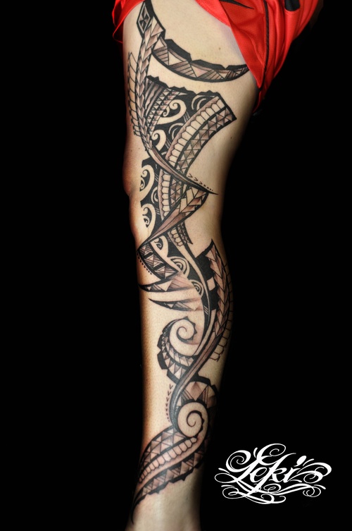 Fantastic Samoan Tribal Tattoo On Leg