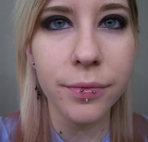 22+ Awesome Horizontal Lip Piercing Pictures.