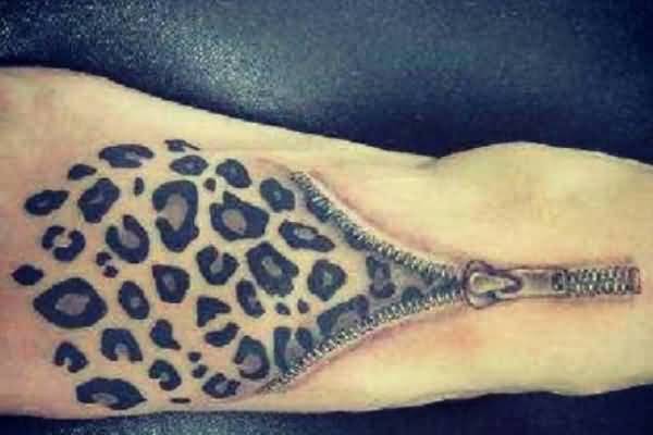 Nice Leopard Print Zipper Tattoo