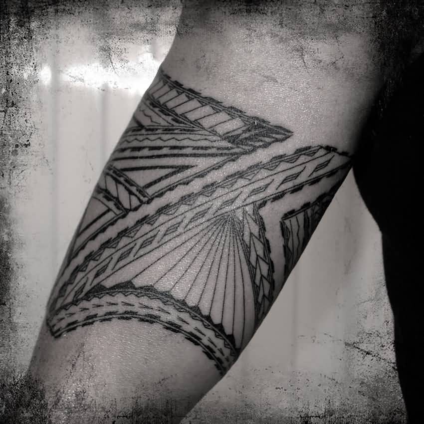 Nice Samoan Tribal Tattoo On Forearm