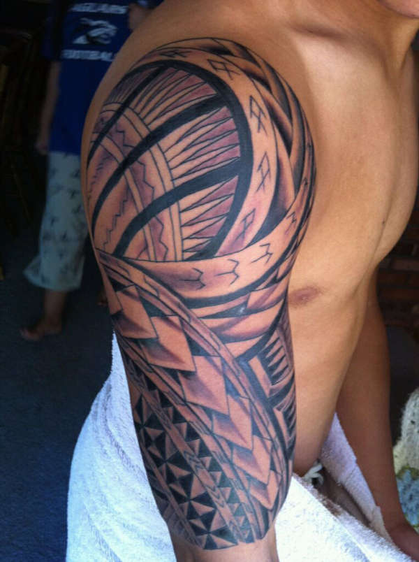 Superb Black And Grey Samoan Tattoo On Half Sleeve