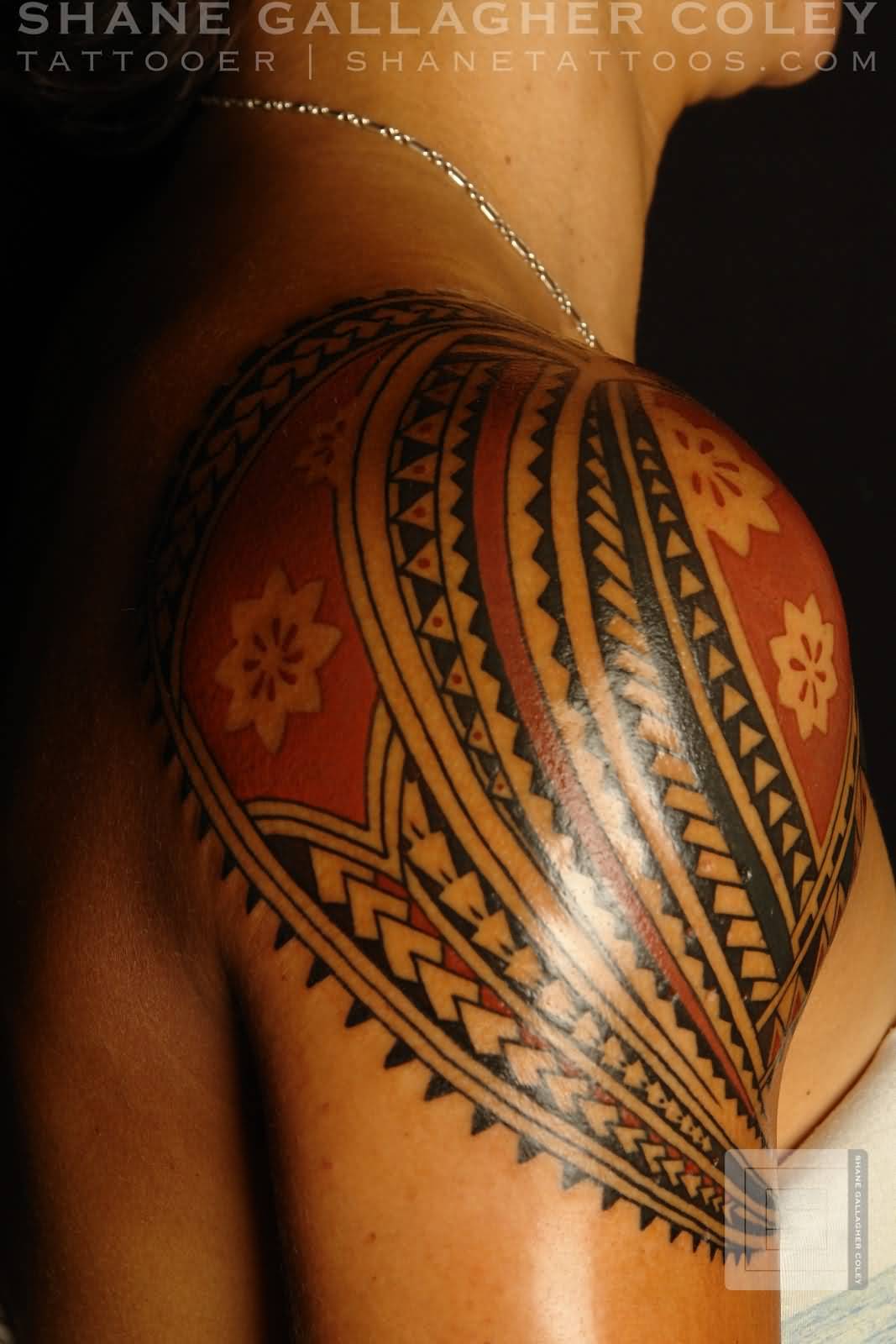 Wonderful Samoan Shoulder Tattoo For Men