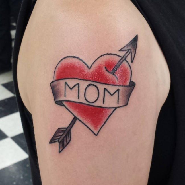 Arrow In Heart Mom Tattoo On Right Shoulder