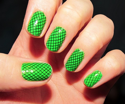Beautiful Green Net Design Nail Art