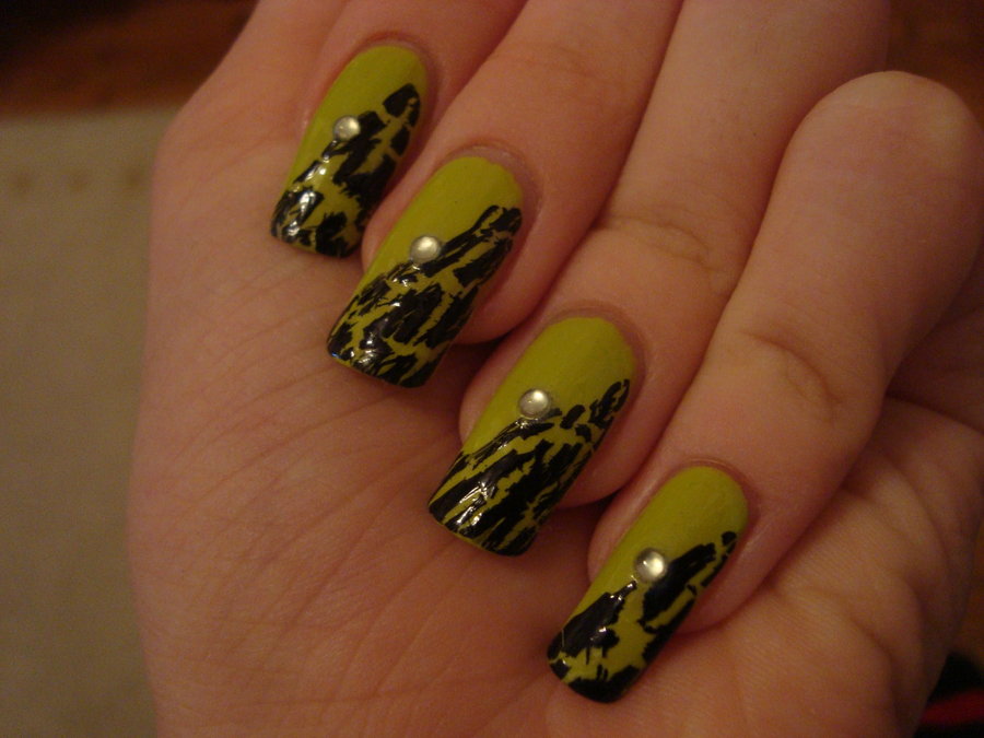 Green And Black Crackle Nail Art By Dancing Ginger