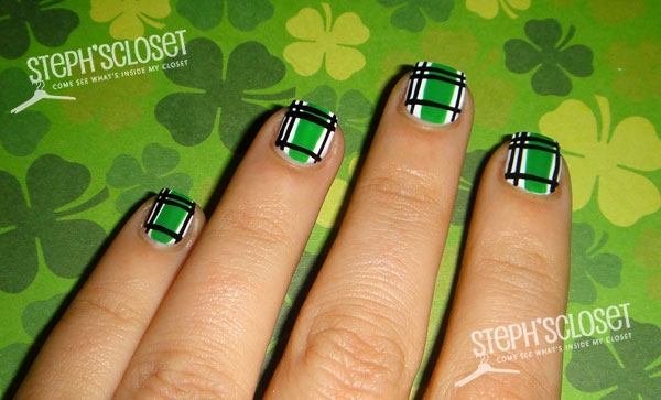 Green Plaid Nail Design Idea