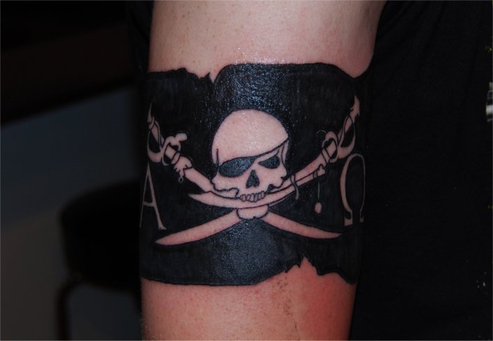 Jolly Roger Flag Armband Tattoo