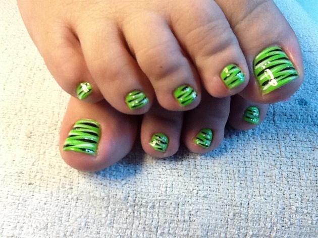 Lime Green Zebra Print Nail Art For Toe Nails