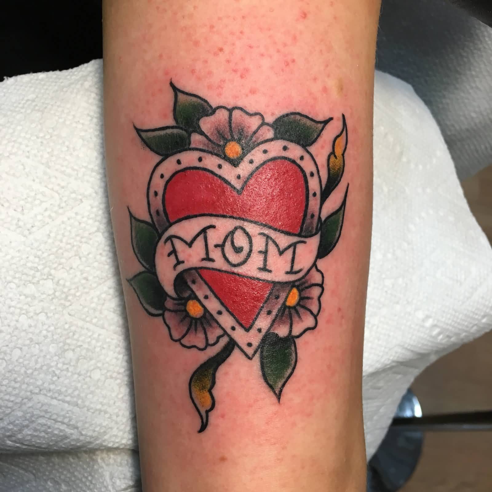 Nice Love Mom Traditional Tattoo
