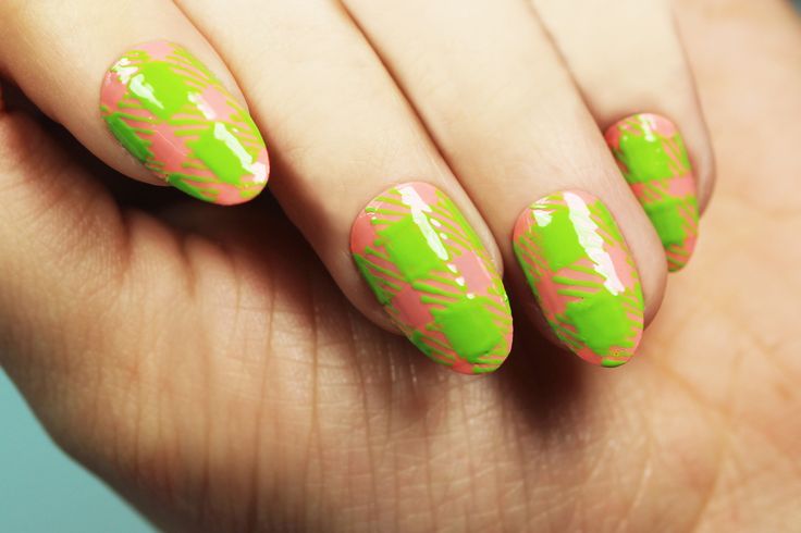 Pink And Green Houndstooth Design Nail Art