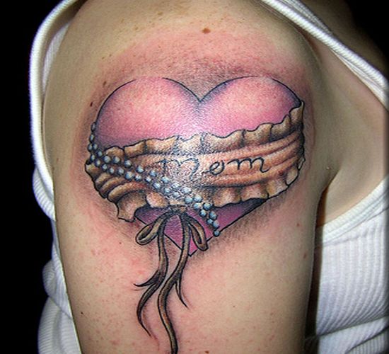 Pink Mom Heart Tattoo On Right Shoulder For Women
