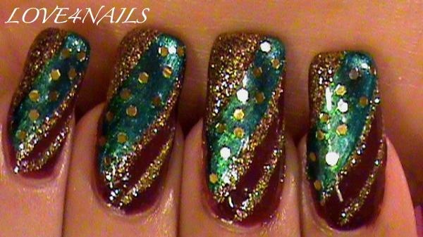Red And Green Glitter Nail Art