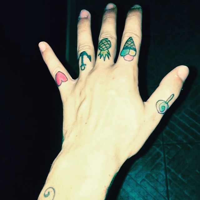 Small Ice Cream Cone With Pineapple And Anchor Tattoos On Fingers