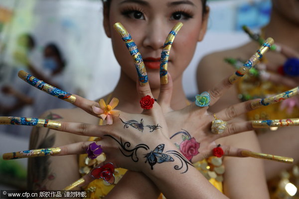 Super Long Chinese Nail Art Design