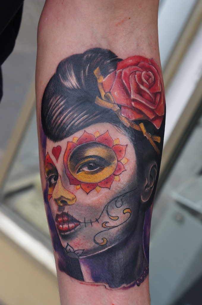 Catrina With Flower Tatto On Leg