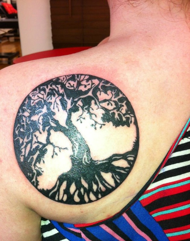 Attractive Circular Tree Of Life Tattoo On Left Back Shoulder By Sou