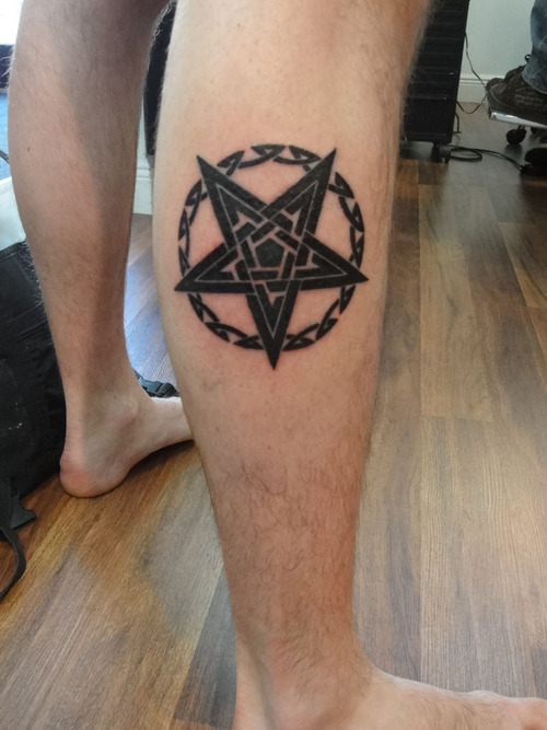 Black Pentagram In Satanic Tattoo On Right Leg