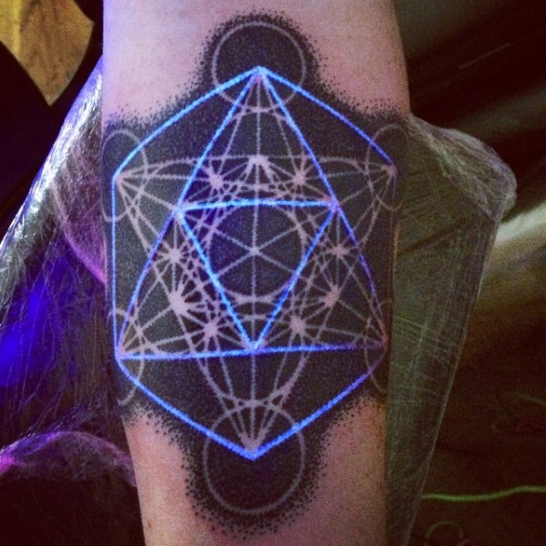 Nice Geometric Design UV Tattoo On Arm