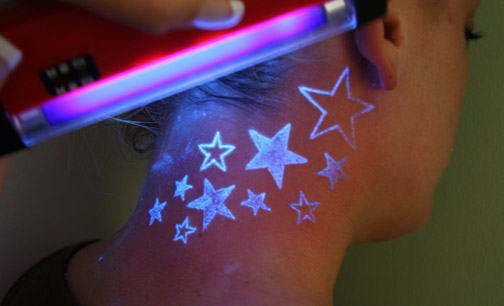 Nice Stars UV Tattoo On Nape