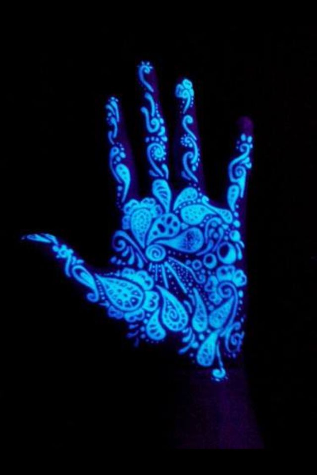 Paisley Pattern UV Tattoo On Palm