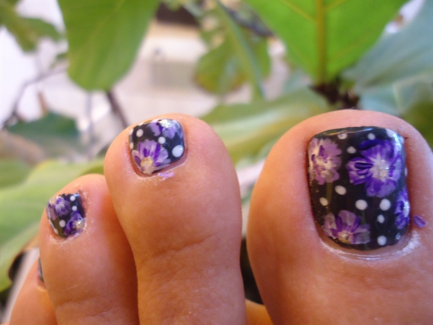 Purple Flowers Toe Nail Art