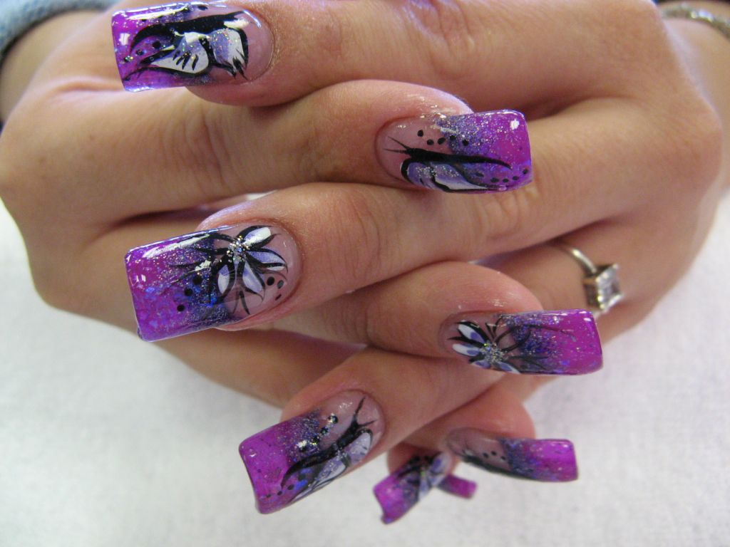 Purple Glitter Gel Tip With Flowers Design Idea