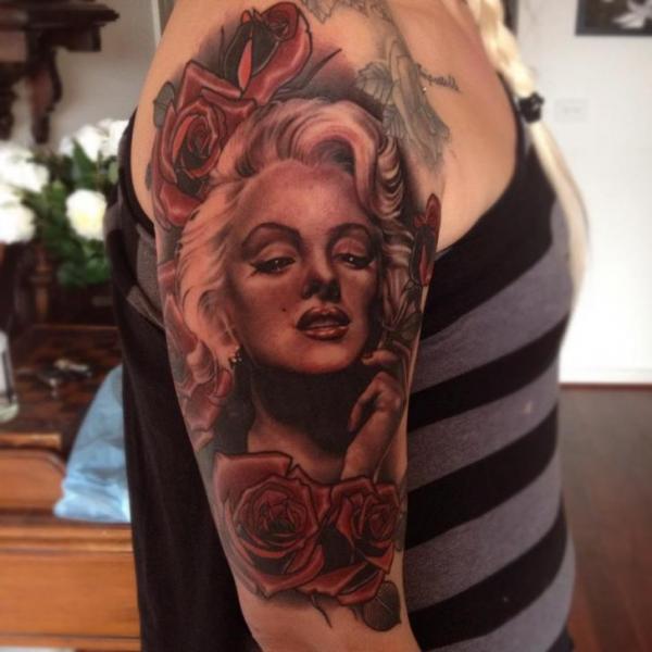 Marilyn Monroe With Roses Tattoo On Right Half Sleeve