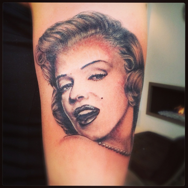 Nice Black Lips Marilyn Monroe Portrait Tattoo