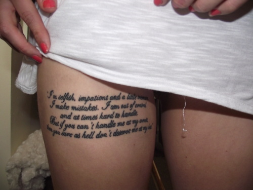 Small Black Marilyn Monroe Quote Tattoo On Right Thigh