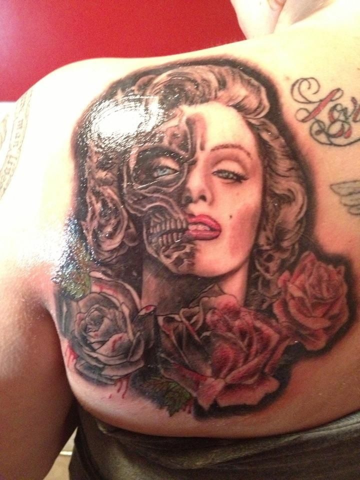 Terrific Marilyn Monroe Skull With Roses Tattoo On Left Back Shoulder