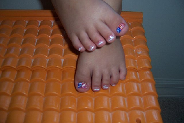 American Flag Toe Nail Art Design Idea For Girls