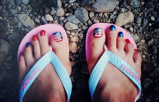 Beautiful American Flag Toe Nail Art