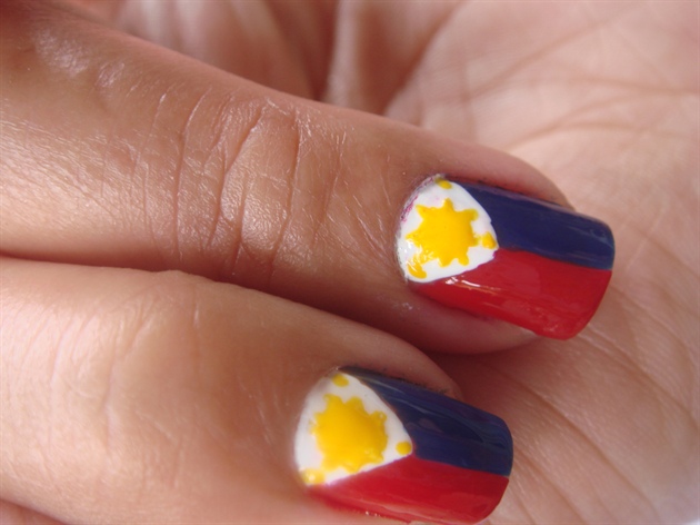Beautiful Philippine Flag Nail Art