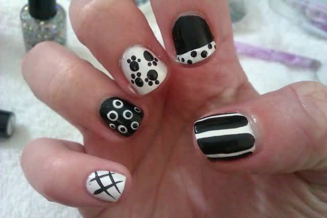 Black And White Polka Dots Paw Design And Stripes Short Nails