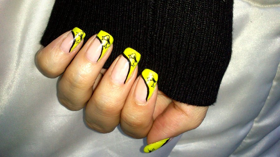 Diagonal Yellow Nail Art Design Idea