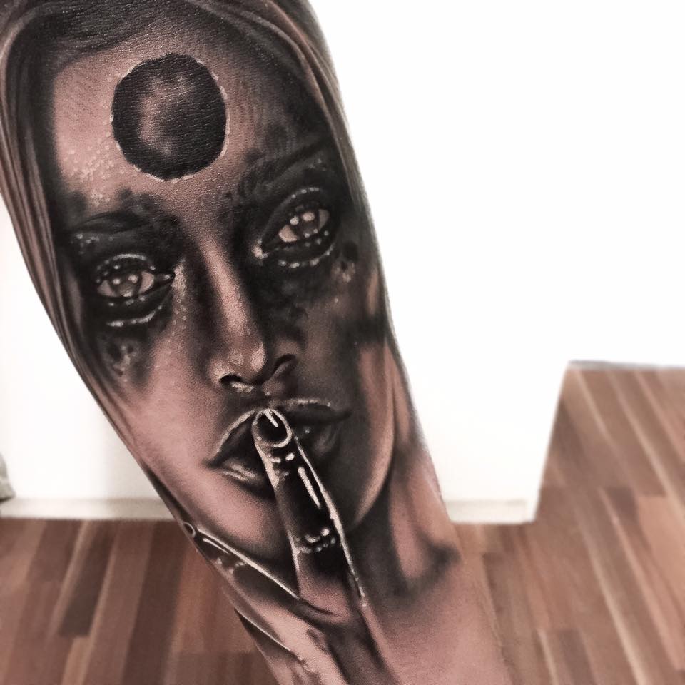 Head shooted girl portrait tattoo by Levi Barnett