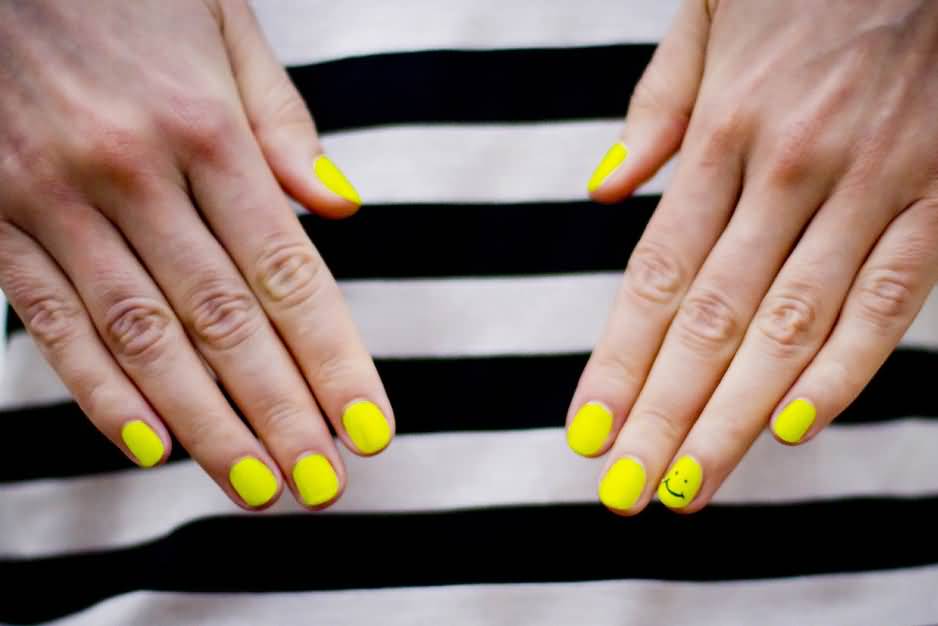 Neon Yellow Short Nails Art