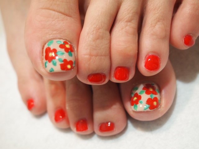Red And Green Flowers Toe Nail Art