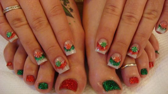 Red And Green Glitter Gel Christmas Nail Art For Toe Nails