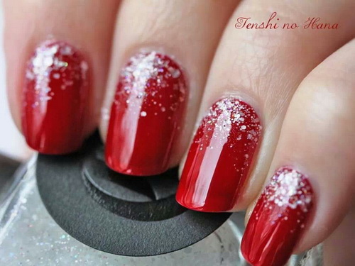 nail art red and silver glitter
