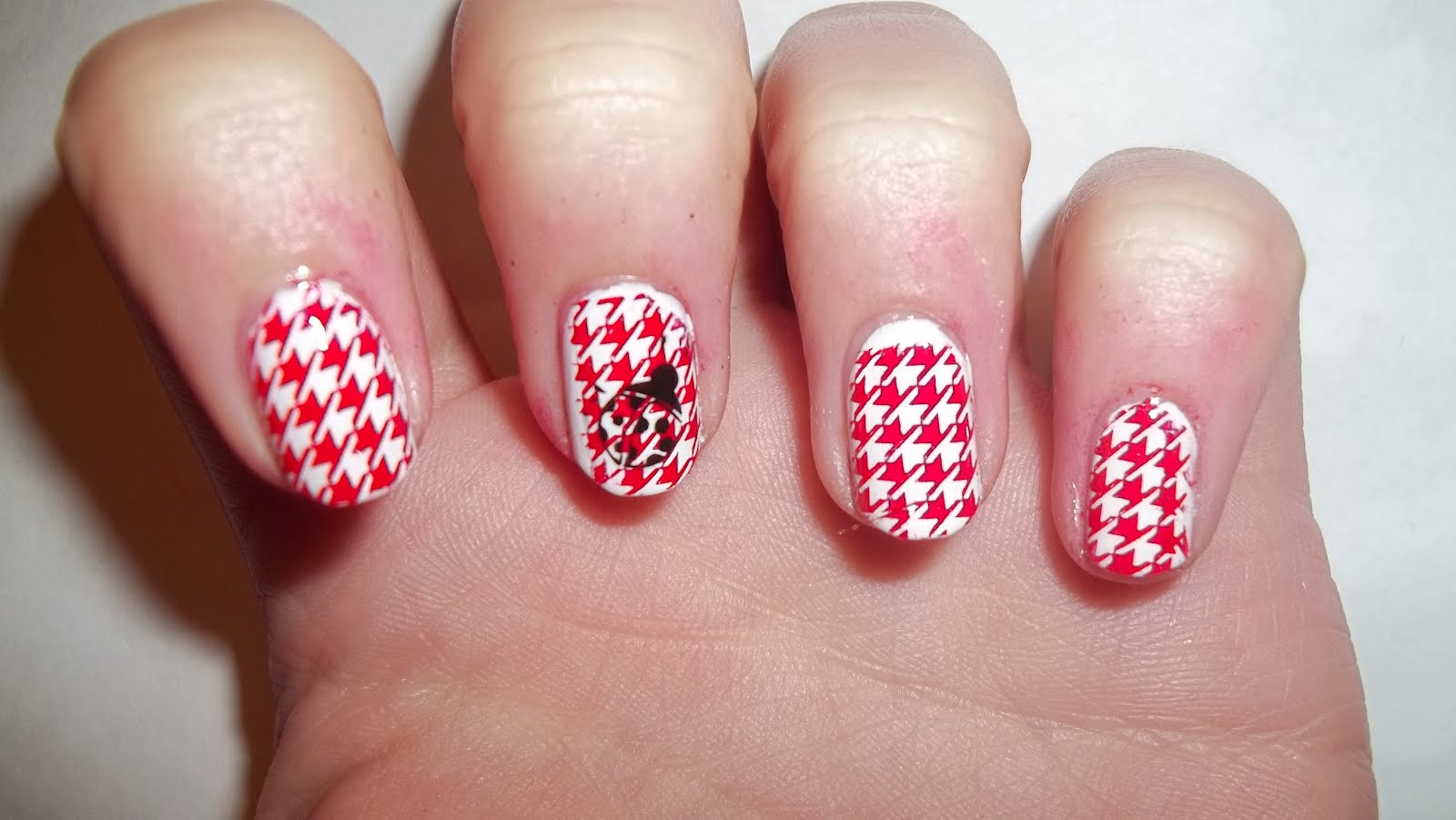 Red And White Houndstooth Nail Art Design