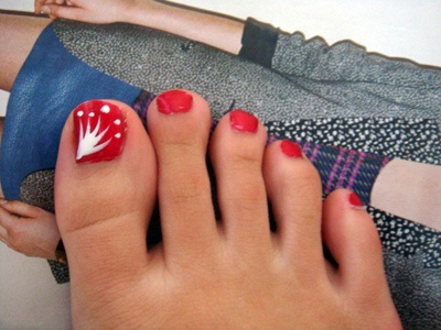 Red And White Toe Nail Art
