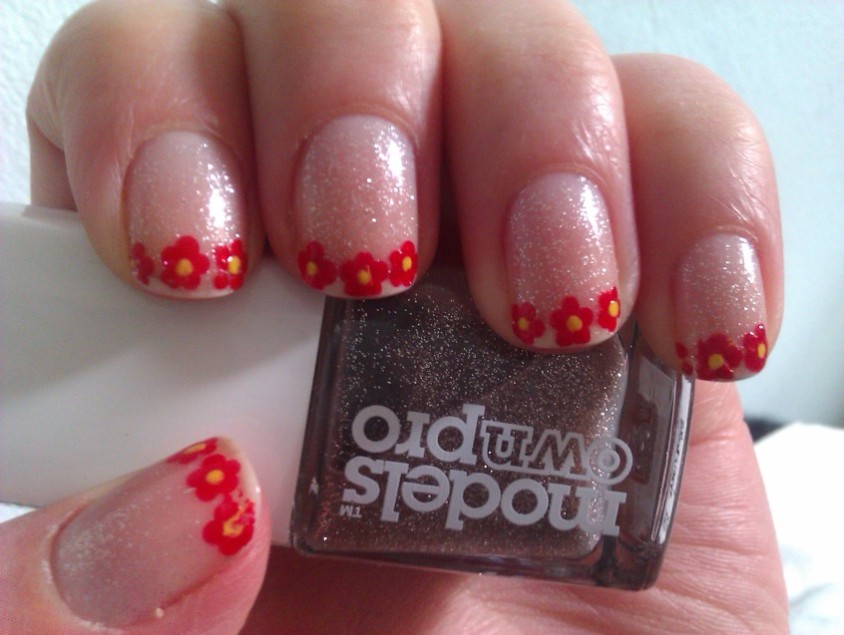Red Flowers Tip Nail Art