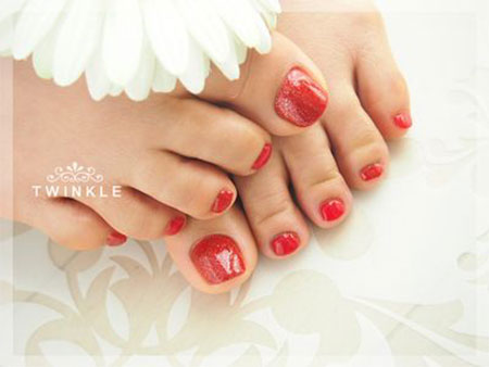 Simple Glossy Red Toe Nail Art